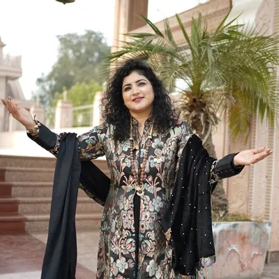 Mona Mehta profile