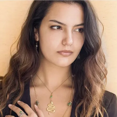 Laura Torres profile
