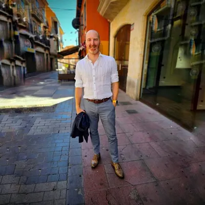 Oliver Wojtek profile