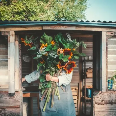 Anna • Farmer, florist & designer profile