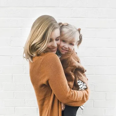 Carly | Motherhood & Wellness profile