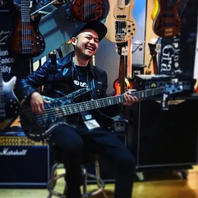 Moti Kashiuchi profile