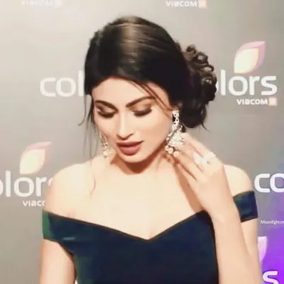 Mouni Roy ๐ฆ๐ช๐ profile