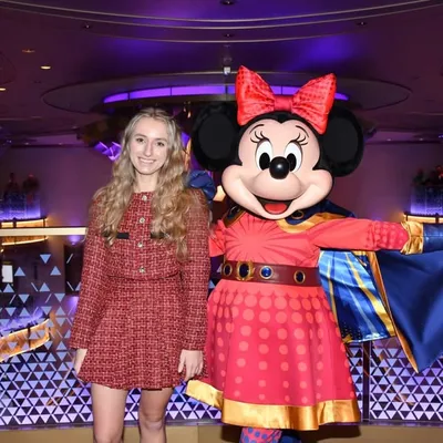 Disney | Theme Parks | Cruising profile