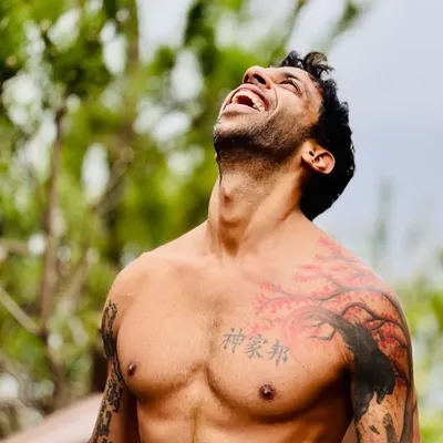 Varun Das 🤸🏻♂️ Movement Teacher + Author profile