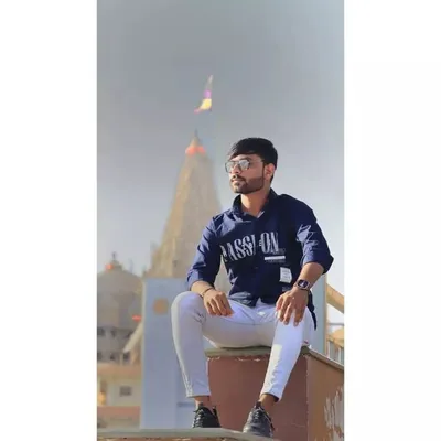 Akash Mer profile