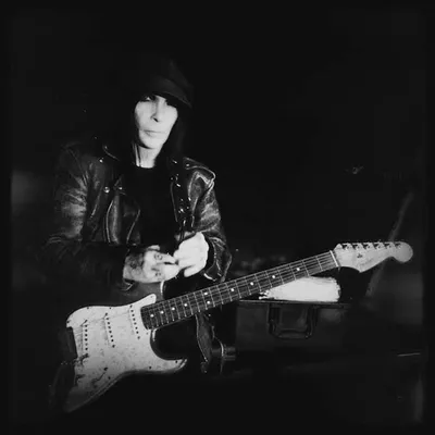 Mick Mars profile