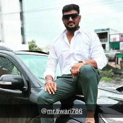 TIWARI JI ๐
๐ฆ profile