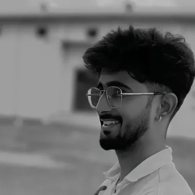 ꧁•⊹٭OMKAR٭⊹•꧂ profile