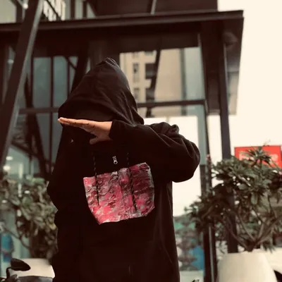 M R J U๐ profile