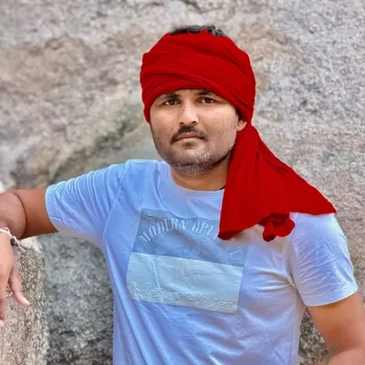 Mr yash rabari profile