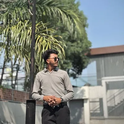 zéeshán🌠 profile