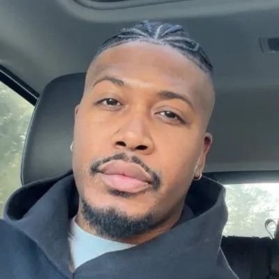 Jonathan Henderson profile