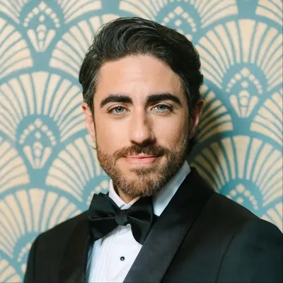 Leo Camacho profile