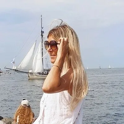 Simone profile