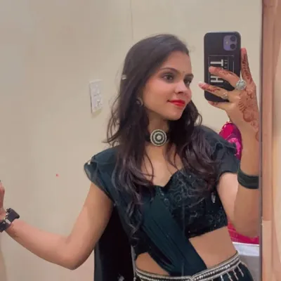 Komal Arora ๐ profile