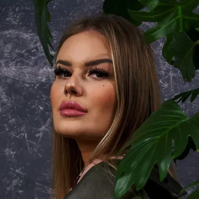 Karolina Holewińska profile