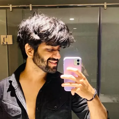 Mukul Dulwani ๐ธ profile