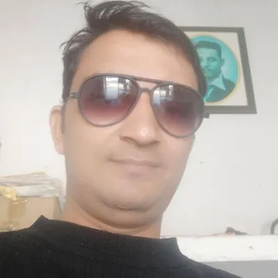 Mukul Pathak profile