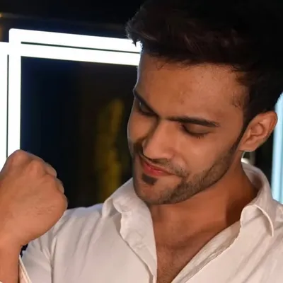 Mukund Kapahi profile