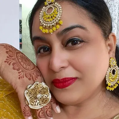 Reshma khan chef influencer lifestyle vlogger profile