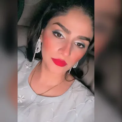 Munaza Mustafa profile
