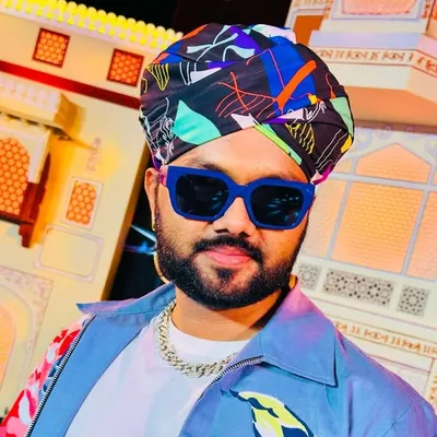 Swaroop khan profile