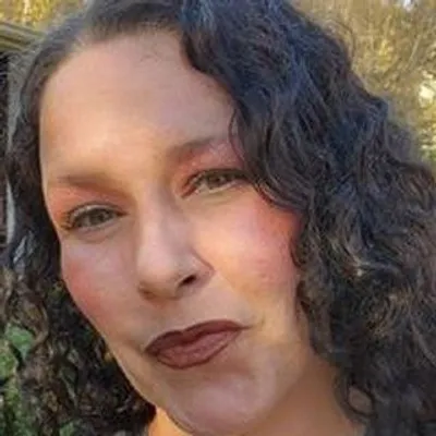 Bobbie Hensley | Beauty | UGC profile