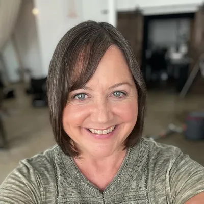 Biz Velatini - Chicago Blogger profile