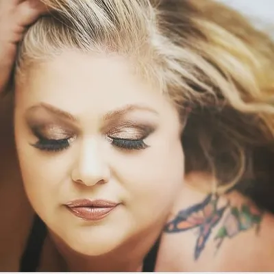 Cella Luna Bella🦋Creative Media Entrepreneur/ Artist Life🦋 profile