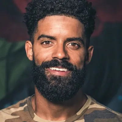 Mykel Larrin profile