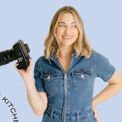 Alix | Food & Drink Photographer + Content Creator profile