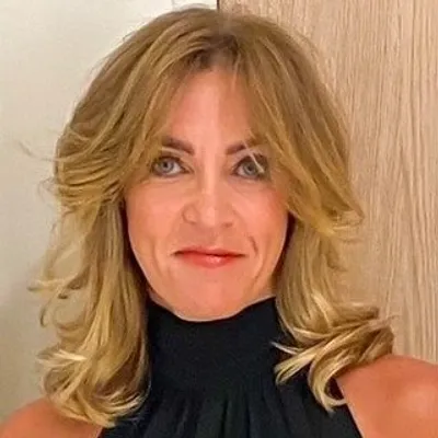 Jane Grainger - My Midlife Fashion profile