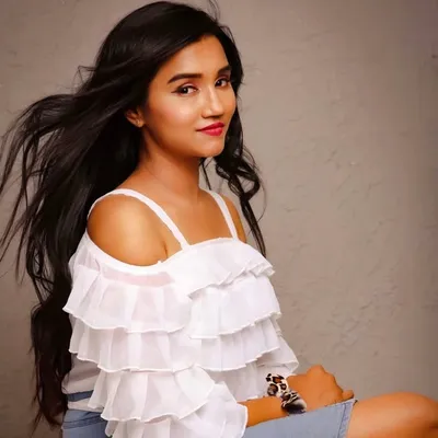 Lia Priyanka profile