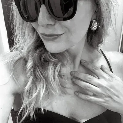 Virginie D profile
