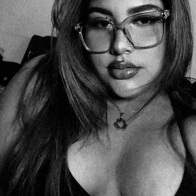 Nayelis Nicolle🌈💚 profile