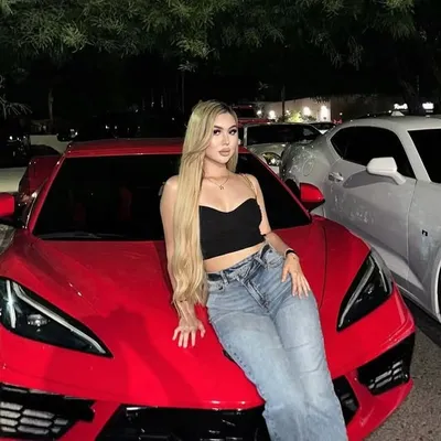 Nikki valadez profile