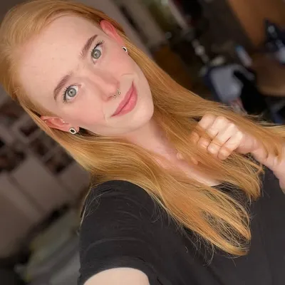 Nadine profile