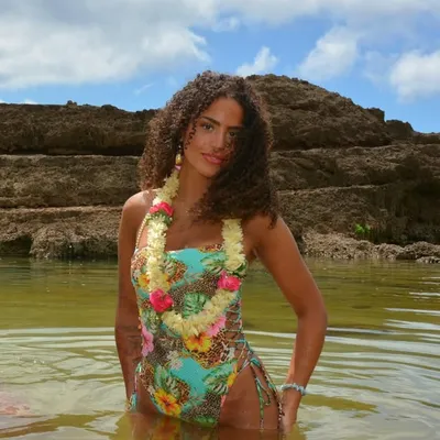 Nadia Estelle profile