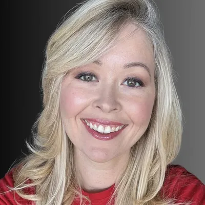 Nadine Jolie Courtney profile