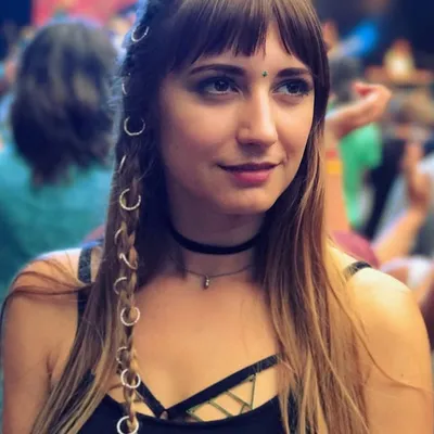 NADJA PLORES profile