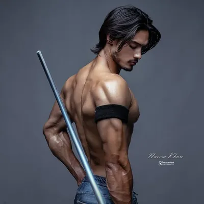 Naeem Khan profile