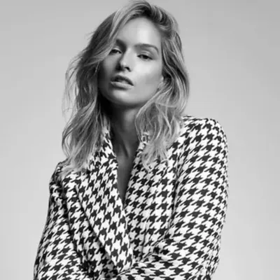 NAILA VAN KOMMER profile