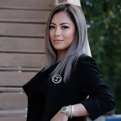 Yen Vuong profile