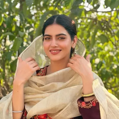 Naiqra Dhillon profile