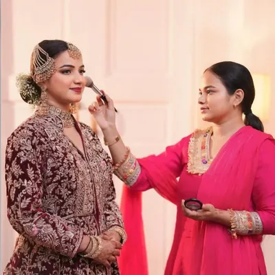 Namra | Makeup Artist & Creator profile