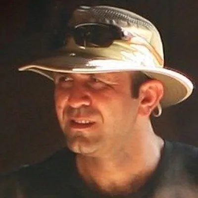 Namvar Abbasian profile