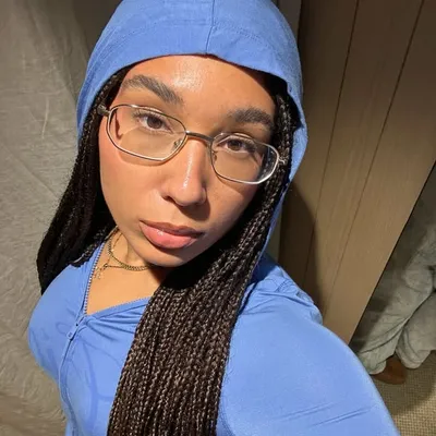 Naomi Gozi profile