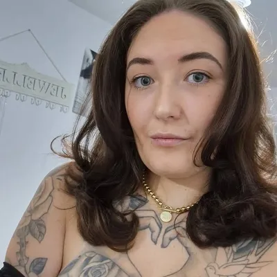Naomi Elizabeth profile