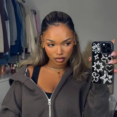 Naomi 🦋 profile